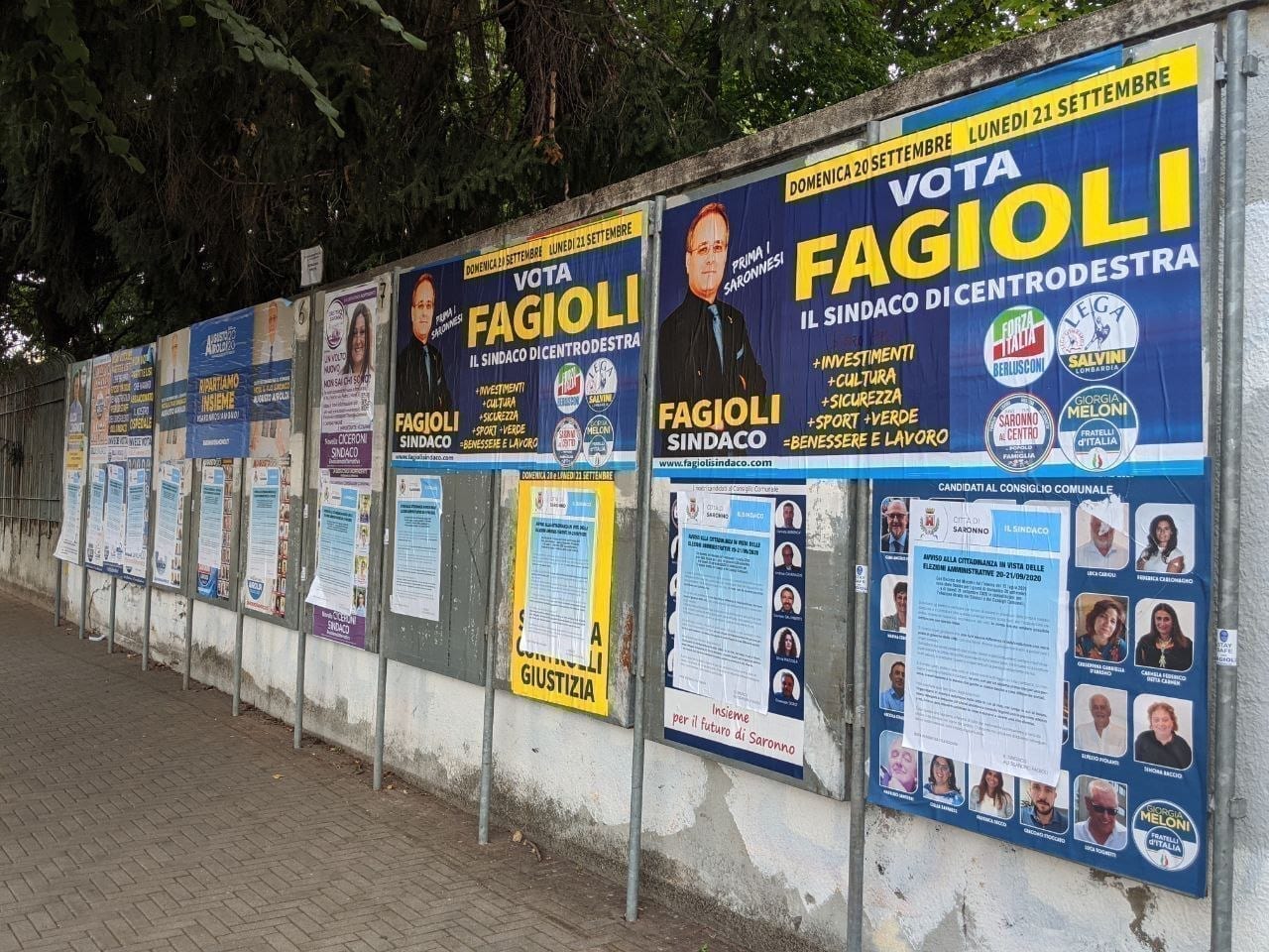 Il Comune viola la legge sulla pubblicità elettorale